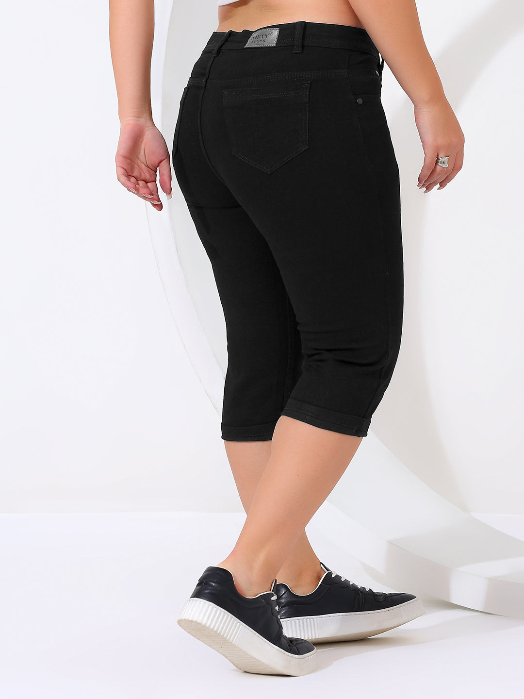 Plus Size Skinny Fit Capris