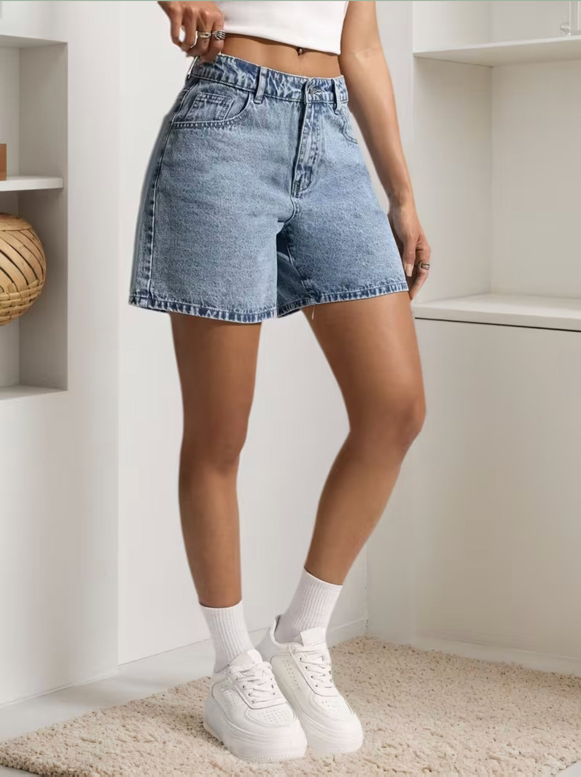 Relaxed Fit Shorts with pink bow tie at back pocket