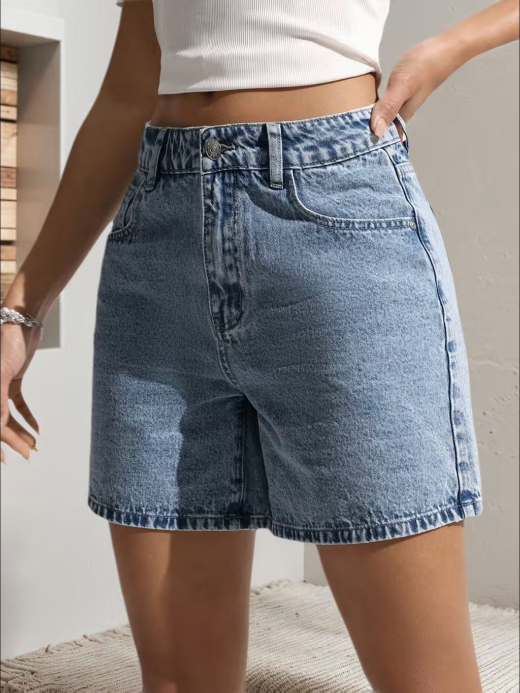 Relaxed Fit Shorts with pink bow tie at back pocket