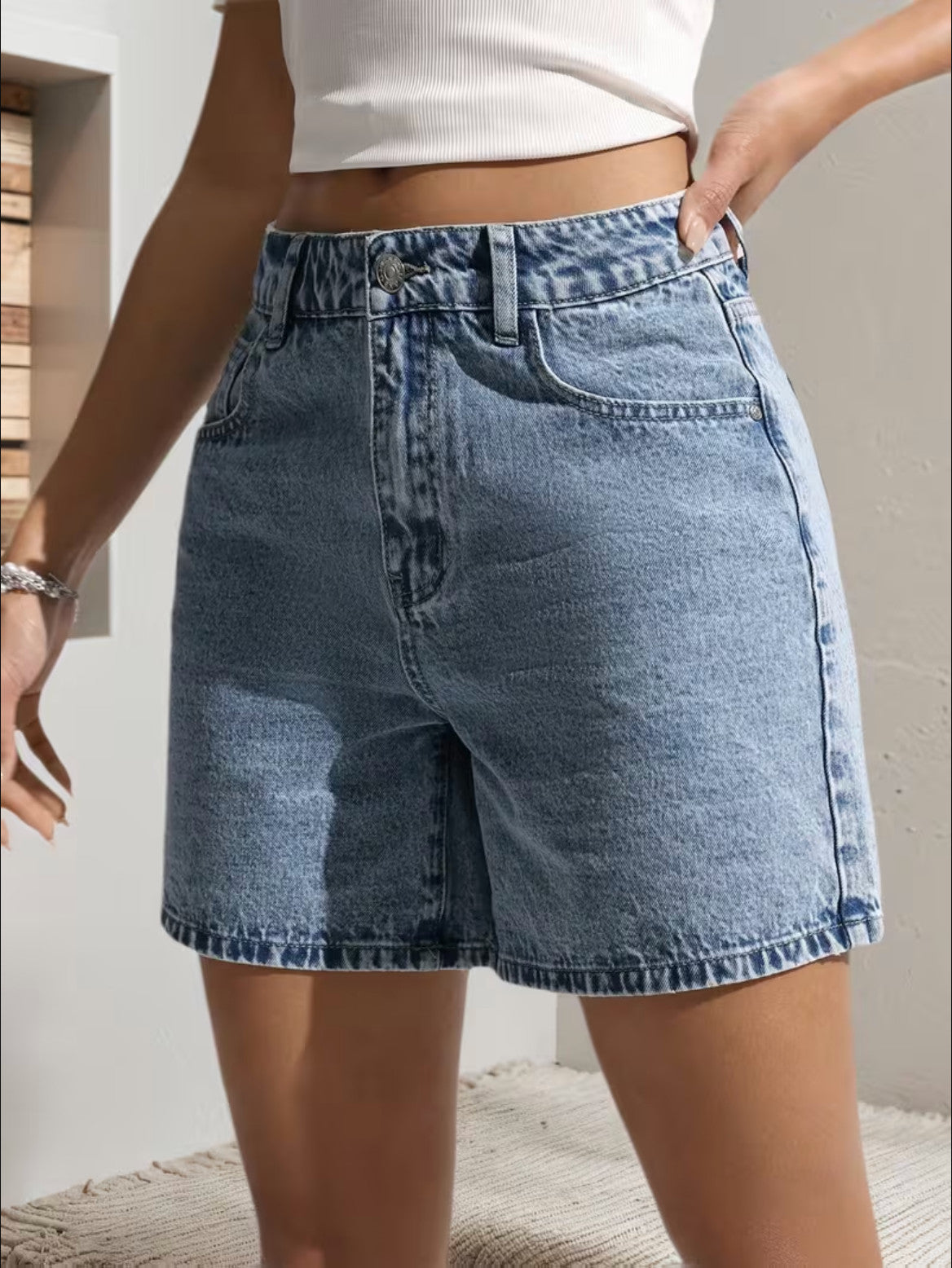 Relaxed Fit Shorts with pink bow tie at back pocket