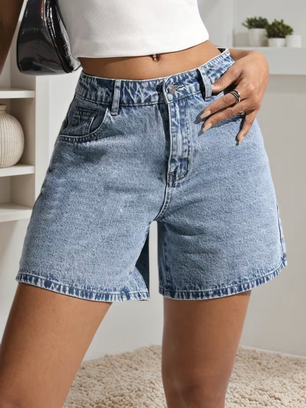 Relaxed Fit Shorts with pink bow tie at back pocket