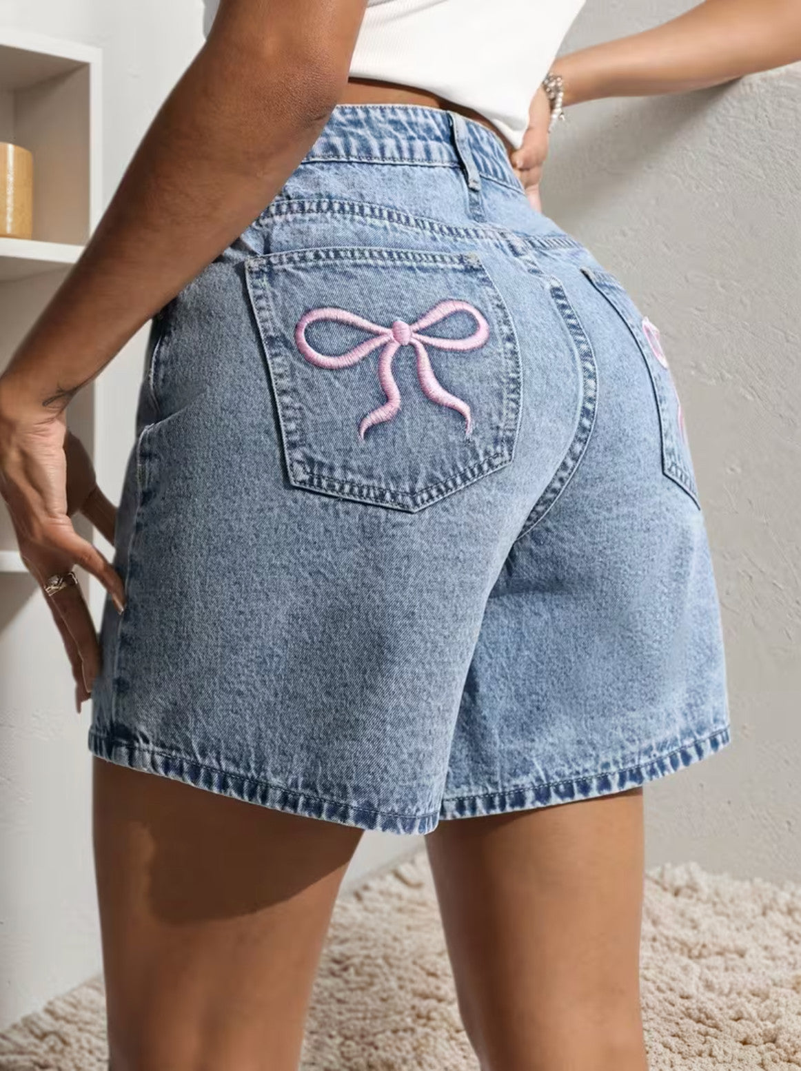 Relaxed Fit Shorts with pink bow tie at back pocket